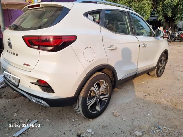 https://images10.gaadi.com/usedcar_image/4593028/original/processed_f414d0a59407afface2c1a0d404e8f75.jpg?imwidth=6402