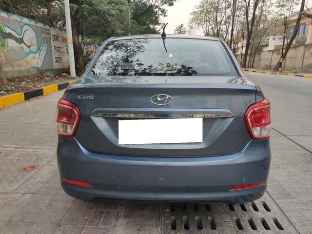 https://images10.gaadi.com/usedcar_image/4593044/original/processed_82a9498eeaecd975a0ae96bd76b05624.jpg?imwidth=6401