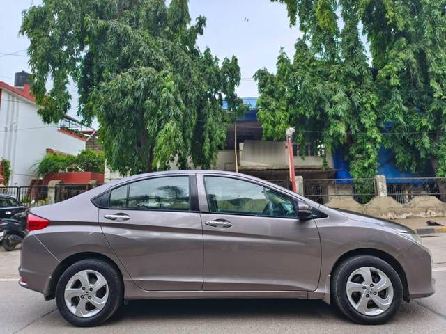 https://images10.gaadi.com/usedcar_image/4593064/original/processed_f7f8e118d098a463e46c3c22ecb63392.jpg?imwidth=6401