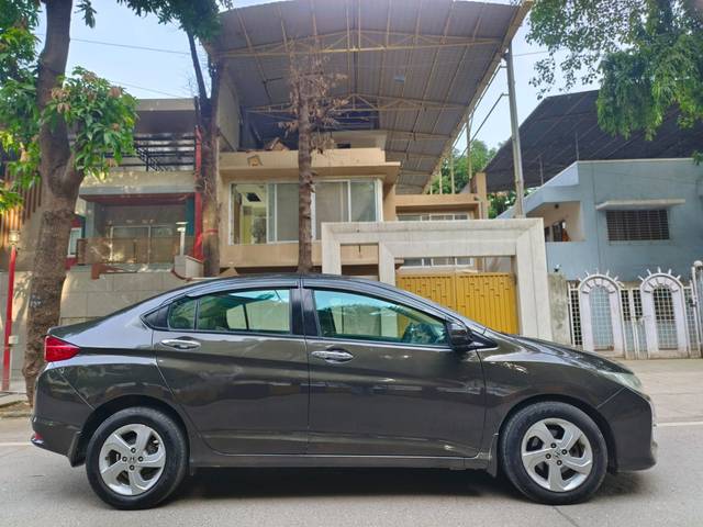 https://images10.gaadi.com/usedcar_image/4593071/original/f2f9e2e80d9a0b5bff2844307ef8a344.jpg?imwidth=6401
