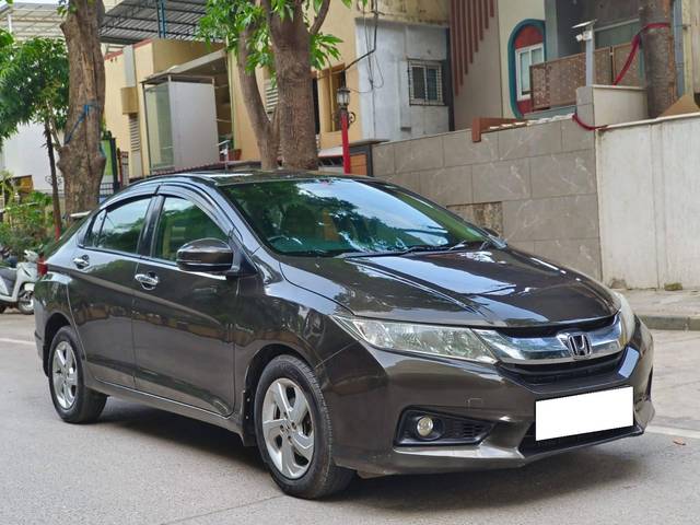 https://images10.gaadi.com/usedcar_image/4593071/original/processed_e8c5564808d0659502b54f83eed234d9.jpg?imwidth=6400