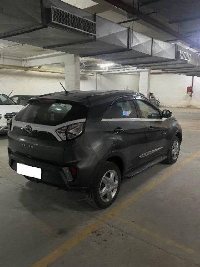 https://images10.gaadi.com/usedcar_image/4593077/original/processed_c7f56728-e9fb-44bd-9543-4572c3d8582a.jpeg?imwidth=6402