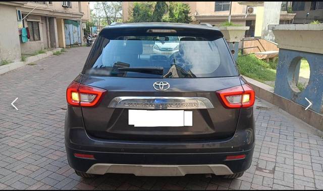 https://images10.gaadi.com/usedcar_image/4593116/original/processed_4fa40abc-ab3a-4e03-a58e-5a828d7d0dcc.jpg?imwidth=6402