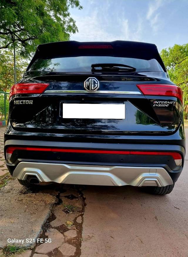 https://images10.gaadi.com/usedcar_image/4593121/original/processed_f8742715eadf8b8ad1c4e55e6a0549ad.jpg?imwidth=6402