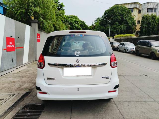 https://images10.gaadi.com/usedcar_image/4593124/original/processed_12fe8fa06bc6fcca6501eae2215a7492.jpeg?imwidth=6402