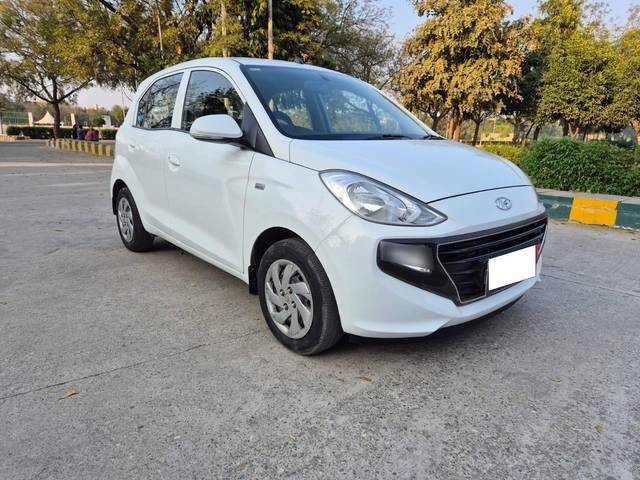 https://images10.gaadi.com/usedcar_image/4593125/original/processed_996b2373-e02f-49f4-a38b-26fba70d795d.jpg?imwidth=6400