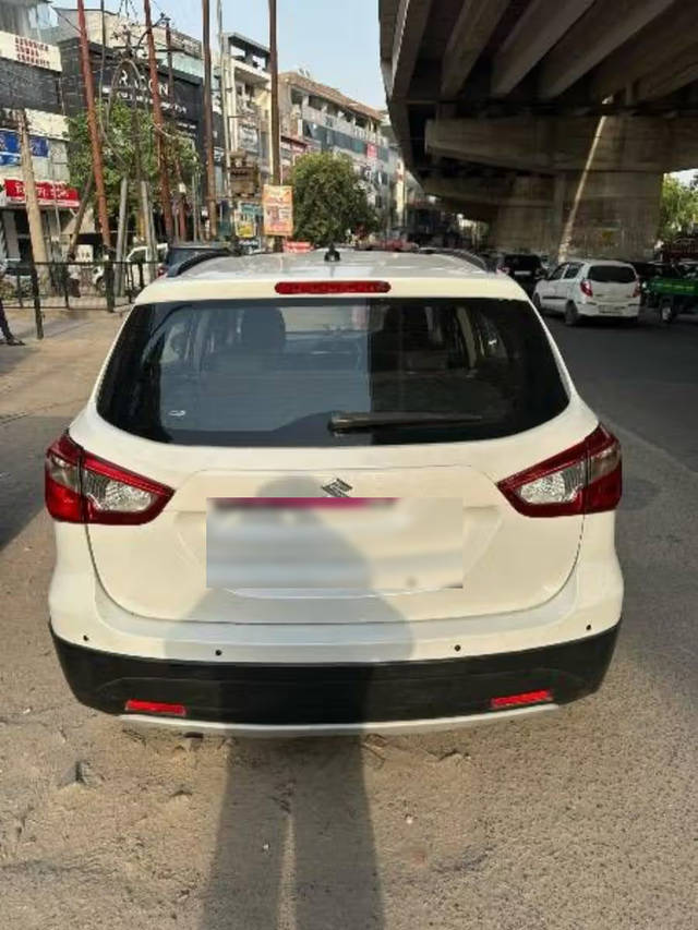 https://images10.gaadi.com/usedcar_image/4593130/original/5f57bba3-8117-469d-985a-928c0df913ab.png?imwidth=6402