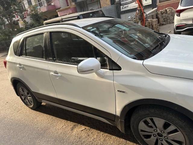 https://images10.gaadi.com/usedcar_image/4593130/original/processed_557360d2-16fc-435b-99fa-c2d597f80966.jpeg?imwidth=6401