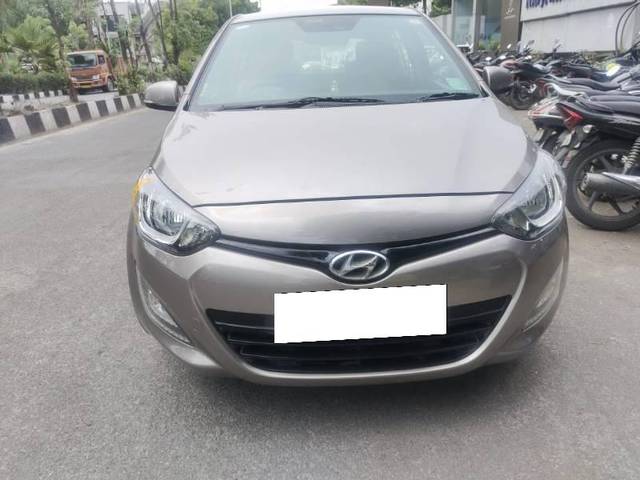 https://images10.gaadi.com/usedcar_image/4593144/original/processed_83df6f51-c456-4513-9d77-a7acec0bfcbb.jpeg?imwidth=6402