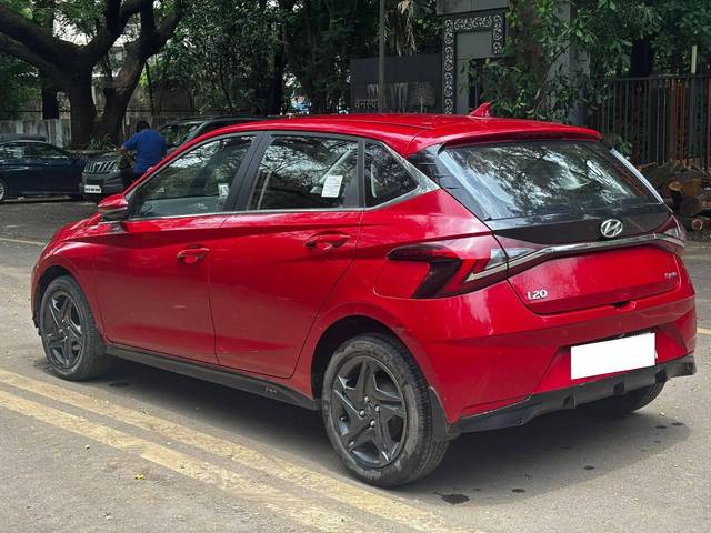 https://images10.gaadi.com/usedcar_image/4593145/original/processed_7039beebacb474ef5a66d09a3e570f6c.jpg?imwidth=6402