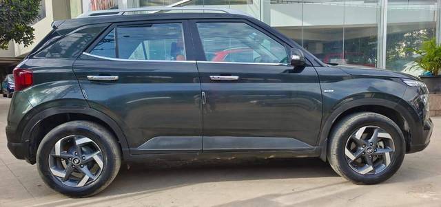 https://images10.gaadi.com/usedcar_image/4593156/original/processed_de136d9b76488eed338c55bb930facbb.jpeg?imwidth=6401