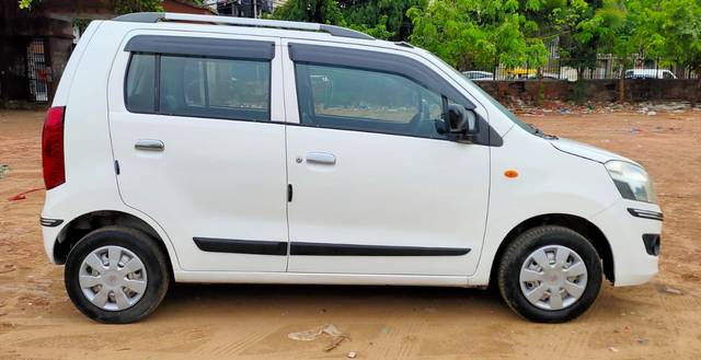 https://images10.gaadi.com/usedcar_image/4593166/original/30b602e46656cdbacfbca585e71b1170.jpg?imwidth=6401