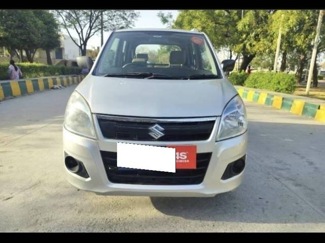 https://images10.gaadi.com/usedcar_image/4593177/original/processed_a8c0fa30-4ec7-49a5-8ae0-a19cda76a11c.jpg?imwidth=6400