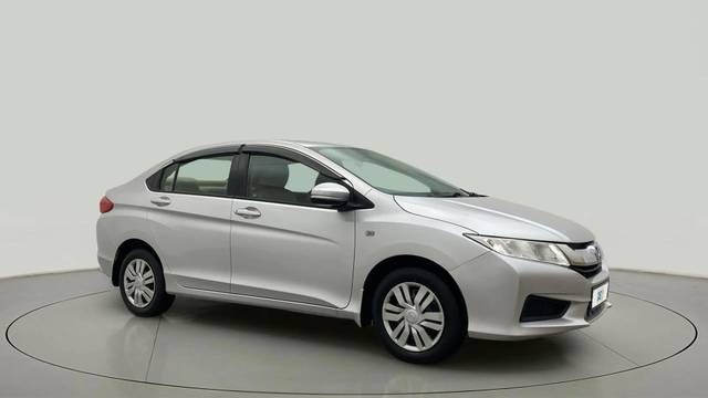 https://images10.gaadi.com/usedcar_image/4593184/original/938c619b4f246ee40ad5b29946306684.jpg?imwidth=6400