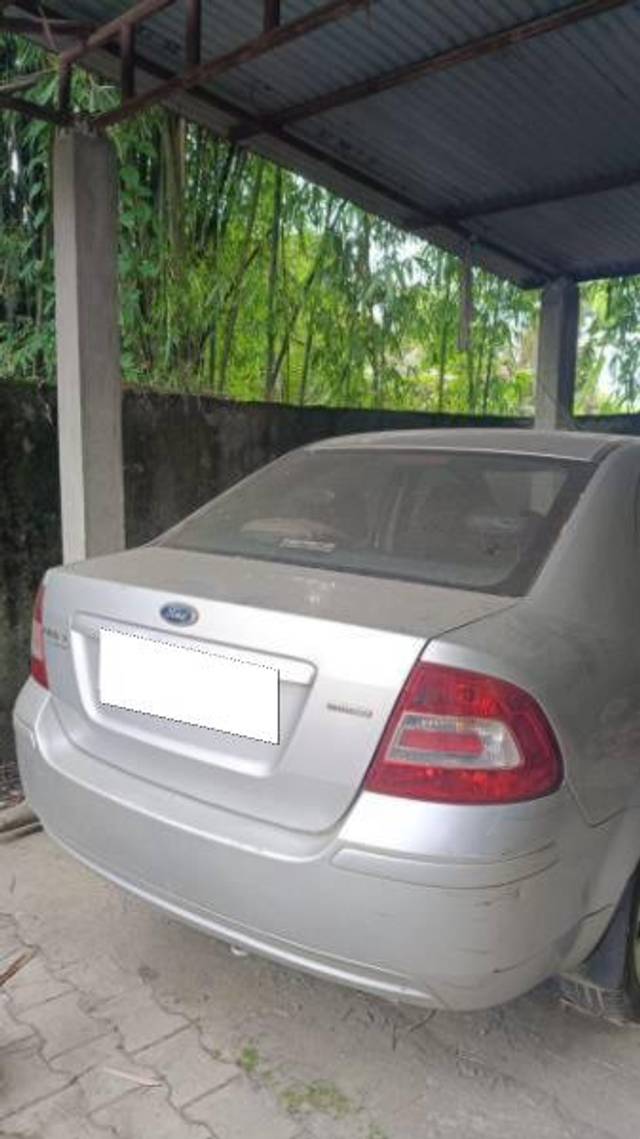 https://images10.gaadi.com/usedcar_image/4593187/original/processed_16f5d759-eb9c-4a76-a742-d689c24776d0.jpg?imwidth=6401