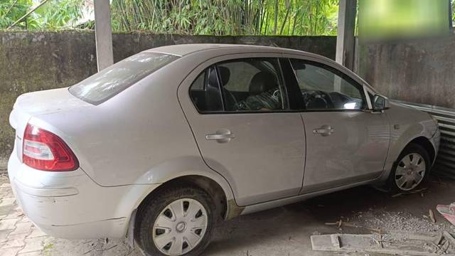 https://images10.gaadi.com/usedcar_image/4593187/original/processed_3c091cea-5108-40ee-bdd7-9639a80c58e4.jpg?imwidth=6400