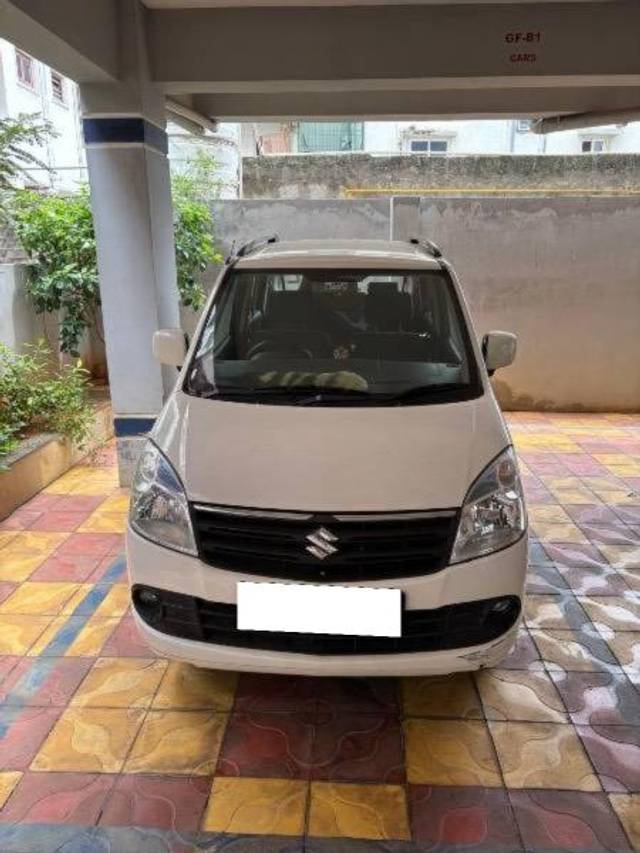 https://images10.gaadi.com/usedcar_image/4593188/original/processed_677023f6-bc50-470c-8b39-02d22f4a4388.jpeg?imwidth=6402