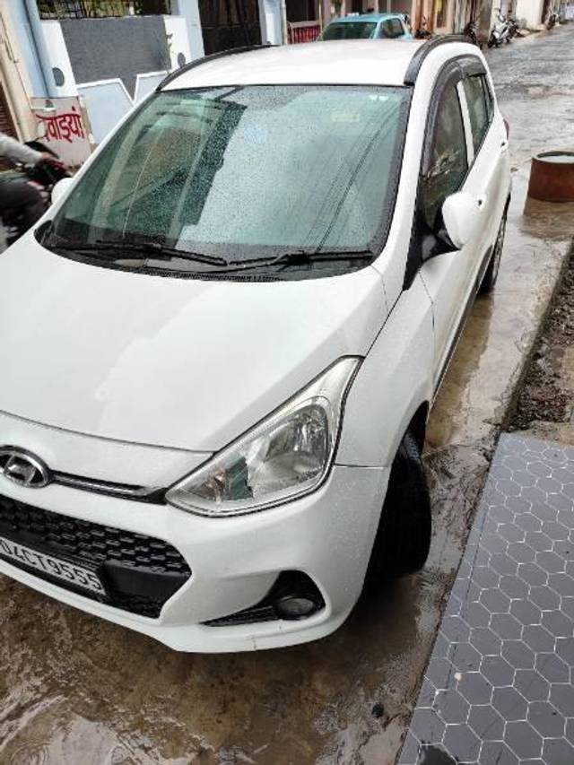 https://images10.gaadi.com/usedcar_image/4593189/original/processed_85178bfb-aab8-4269-b3eb-e4ef50df88c6.jpg?imwidth=6402
