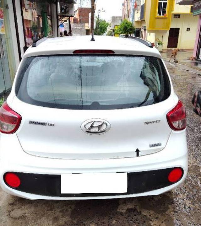 https://images10.gaadi.com/usedcar_image/4593189/original/processed_8d3149e2-2506-47ad-9df1-b96d6b79cf09.jpg?imwidth=6401