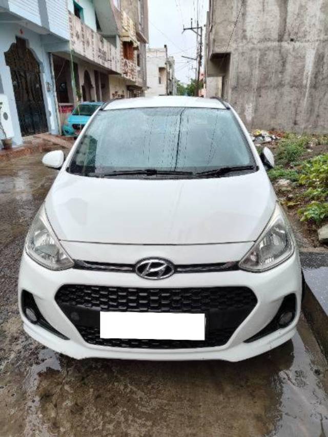 https://images10.gaadi.com/usedcar_image/4593189/original/processed_c8794384-642a-4b98-82da-b039606f1d6b.jpg?imwidth=6400