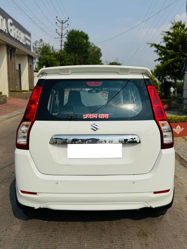 https://images10.gaadi.com/usedcar_image/4593212/original/processed_b58cb13b-f904-4e73-98f5-7b5a2d1bf312.jpg?imwidth=6401