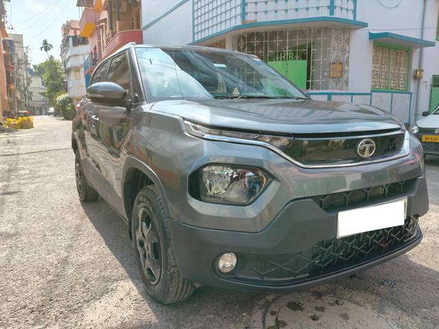 https://images10.gaadi.com/usedcar_image/4593275/original/processed_c2cf1c018fef5561f91cc05a32890b1f.jpg?imwidth=6400