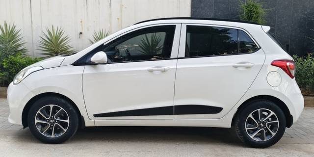 https://images10.gaadi.com/usedcar_image/4593287/original/6939db4cd6f7d76dece8c2666418a5ed.jpg?imwidth=6402