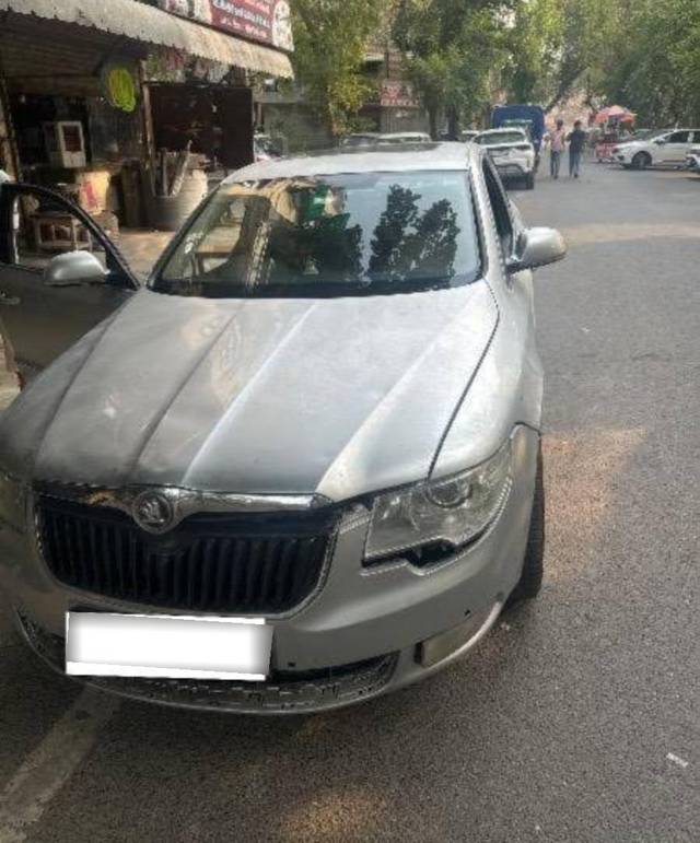 https://images10.gaadi.com/usedcar_image/4593313/original/processed_processed_131663fd-410e-4021-bb0d-318cb68a6b4c.jpg?imwidth=6400