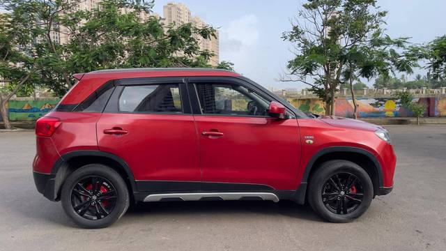 https://images10.gaadi.com/usedcar_image/4593316/original/processed_b219ebc2edf962fe9cef1e4beb292588.jpg?imwidth=6401