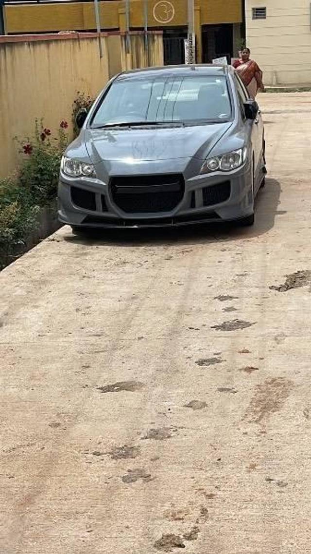 https://images10.gaadi.com/usedcar_image/4593342/original/processed_c4f2eb35-771b-447a-ae4d-e193b1b4555d.jpeg?imwidth=6400