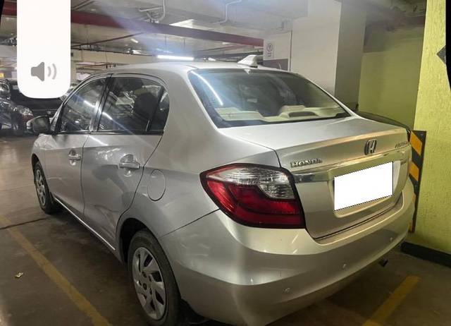 https://images10.gaadi.com/usedcar_image/4593349/original/processed_31cd01c1-d10e-4fe6-b84f-de7a2afd367b.jpeg?imwidth=6400