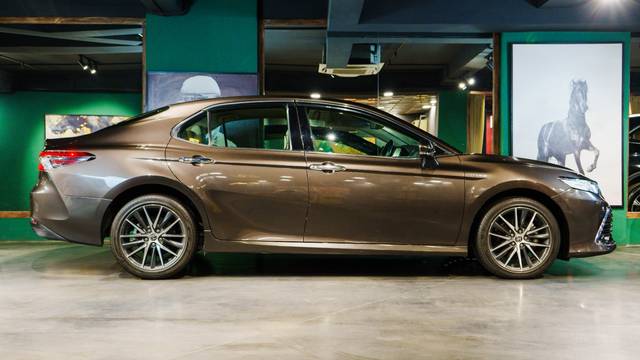 https://images10.gaadi.com/usedcar_image/4593350/original/cd83c6c2f09ff8359d34c3f47d366cc9.jpeg?imwidth=6401