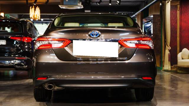 https://images10.gaadi.com/usedcar_image/4593350/original/processed_40c2dc81eb00a1acc060b8f67491e05a.jpeg?imwidth=6402