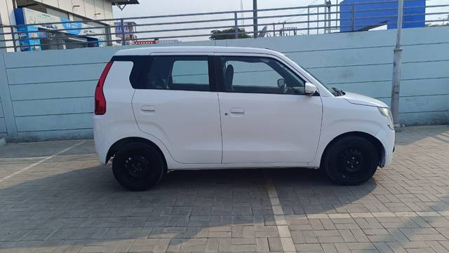 https://images10.gaadi.com/usedcar_image/4593384/original/7f1d00d748bf84ff6cb035bbe440f64f.jpeg?imwidth=6401