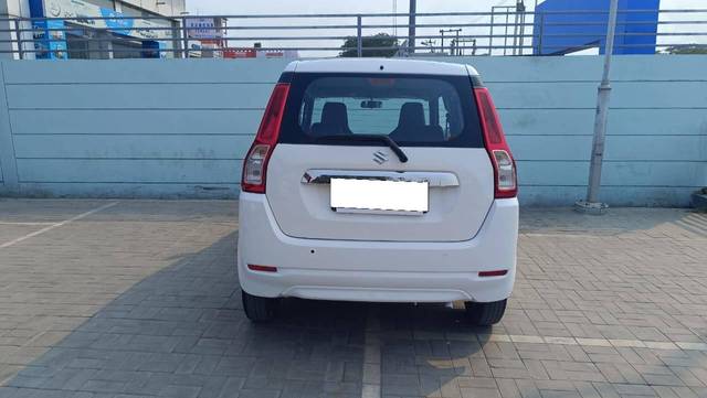 https://images10.gaadi.com/usedcar_image/4593384/original/processed_64a59e93baea8927f24d9fac175c700b.jpeg?imwidth=6402