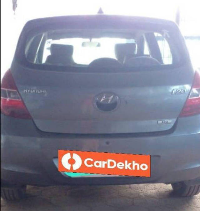 https://images10.gaadi.com/usedcar_image/4593386/original/processed_3fd79c95e3d46b91b944576c3d24c904.png?imwidth=6401