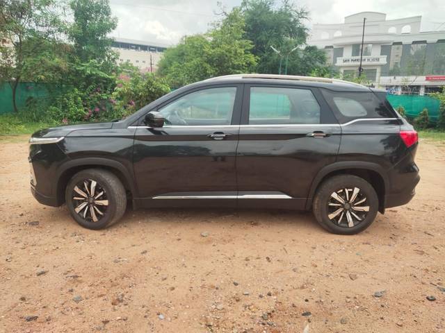 https://images10.gaadi.com/usedcar_image/4593388/original/processed_cba81627c4176e16498089dfe39cd81e.jpg?imwidth=6402