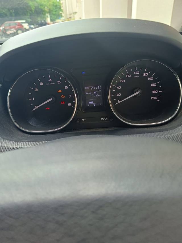 https://images10.gaadi.com/usedcar_image/4593441/original/296c6113-d0e8-49d0-881d-86feaba5fdff.jpg?imwidth=6402