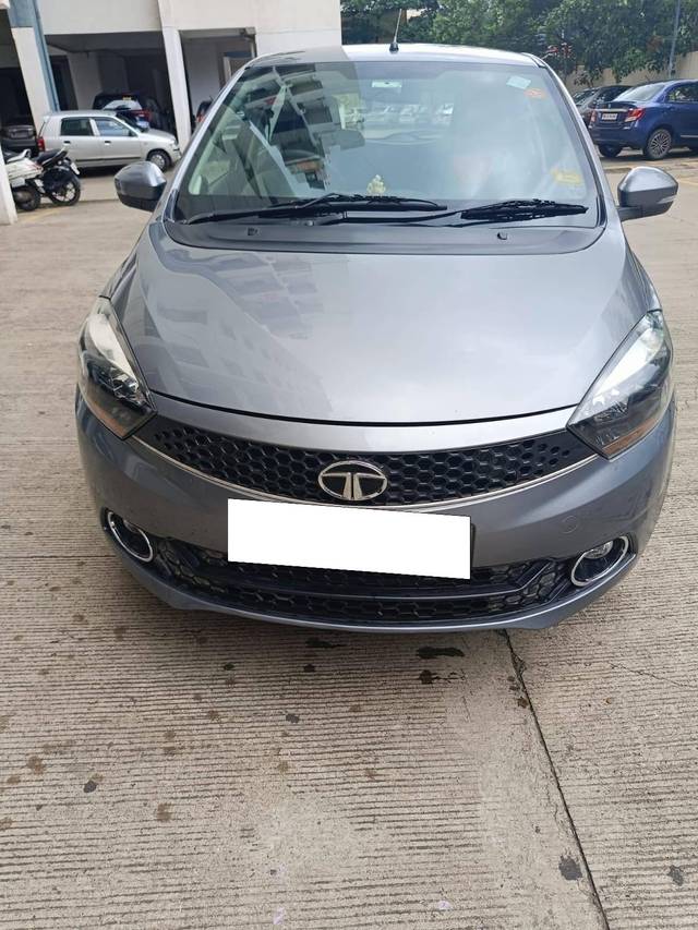 https://images10.gaadi.com/usedcar_image/4593441/original/processed_cb52de30-5cc2-4e2e-a415-69169cc44bd3.jpg?imwidth=6401