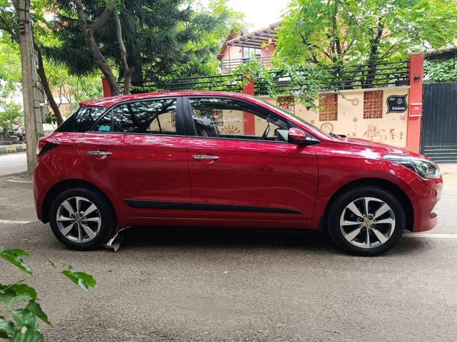 https://images10.gaadi.com/usedcar_image/4593450/original/processed_37a9e87a69c272bcfcbe6fc3346c1cc8.jpg?imwidth=6401