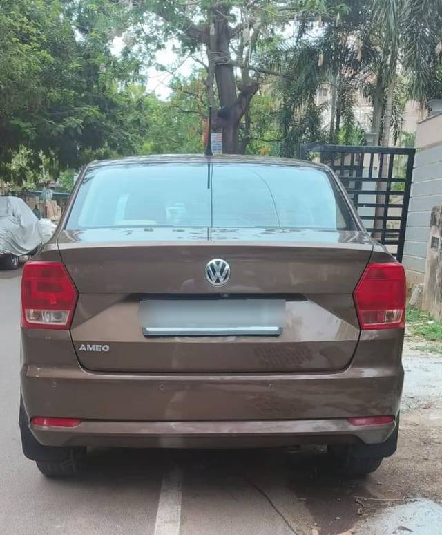 https://images10.gaadi.com/usedcar_image/4593453/original/processed_497577a60a4707fca22f2f33cab07ccc.jpg?imwidth=6401
