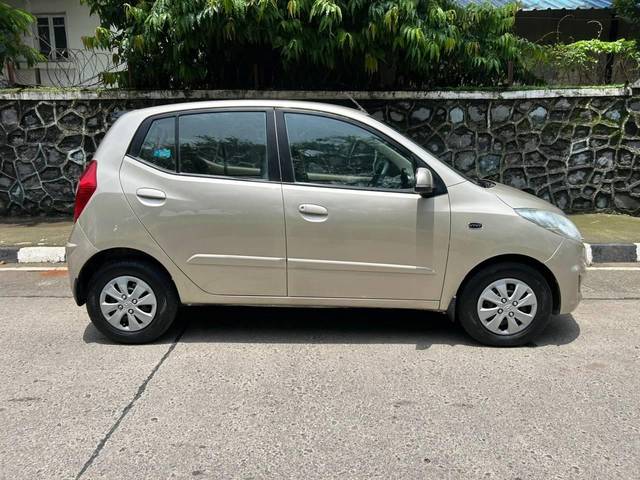 https://images10.gaadi.com/usedcar_image/4593454/original/processed_2faf431aa6691fccd4c914b7fed348d5.jpeg?imwidth=6401