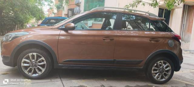 https://images10.gaadi.com/usedcar_image/4593462/original/processed_e0069e88272f6dc35a1e6c05aeed2f59.jpg?imwidth=6402
