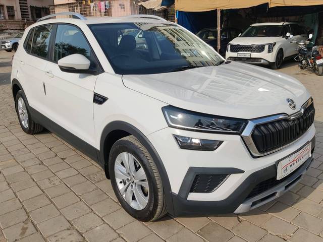 https://images10.gaadi.com/usedcar_image/4593464/original/processed_2d49204ceb4da75753f806906174a7b5.jpeg?imwidth=6400