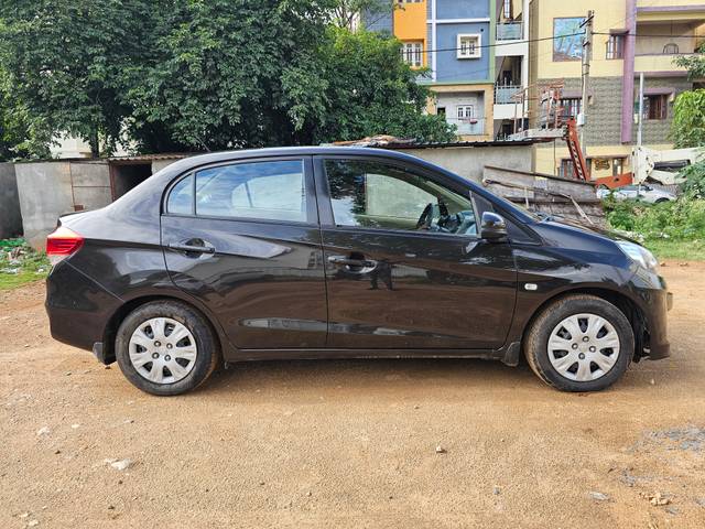 https://images10.gaadi.com/usedcar_image/4593474/original/39f8a344090bb95437979d3f7e167e6c.jpg?imwidth=6401