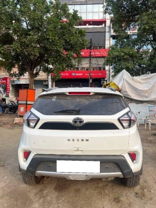 https://images10.gaadi.com/usedcar_image/4593479/original/processed_f3dcbb65-ee89-4361-aa74-7a172ffd4746.jpg?imwidth=6401