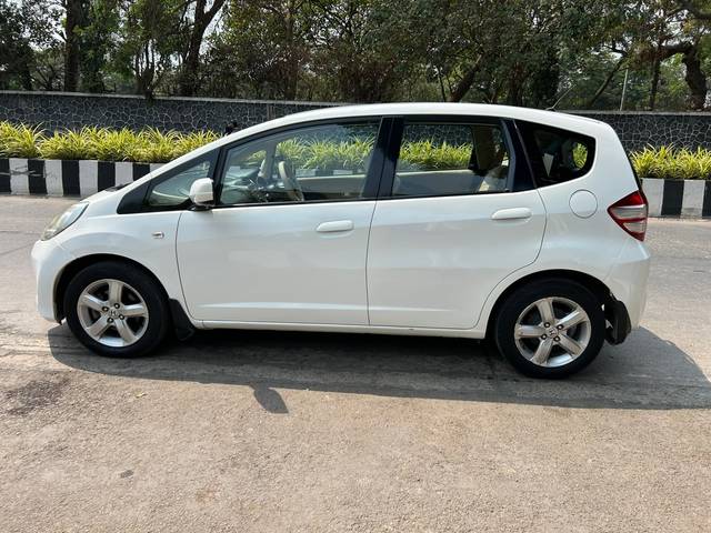 https://images10.gaadi.com/usedcar_image/4593480/original/23ace50e8b67bb9d9339bb383a897beb.jpeg?imwidth=6402