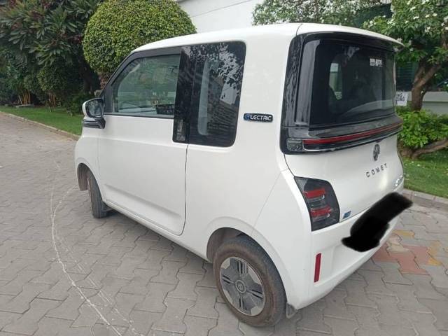 https://images10.gaadi.com/usedcar_image/4593498/original/processed_951febe5-22bd-4374-b450-2c357806fd04.jpeg?imwidth=6402