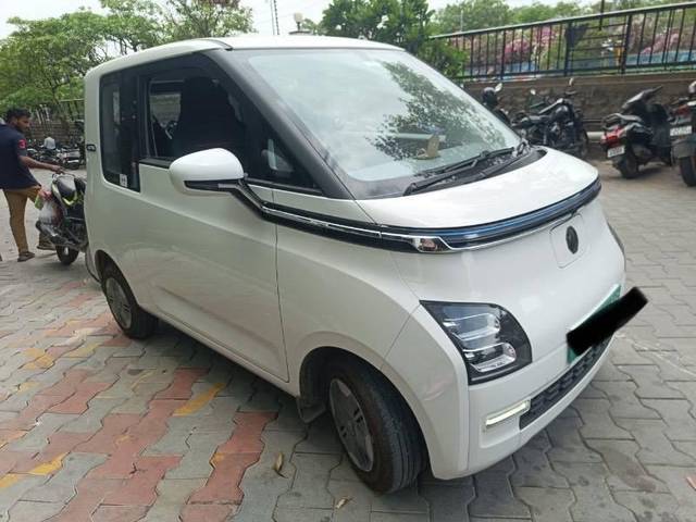 https://images10.gaadi.com/usedcar_image/4593498/original/processed_c7811186-c56a-4236-a49d-9ce5ff09c22b.jpeg?imwidth=6400