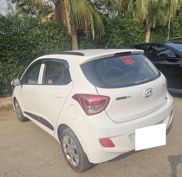 https://images10.gaadi.com/usedcar_image/4593500/original/processed_7c8f516519ae6d69e787c7eb67bbdf1b.jpg?imwidth=6402